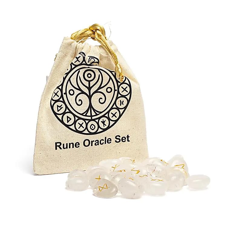 Runes en cristal de roche dans leur pochette en coton