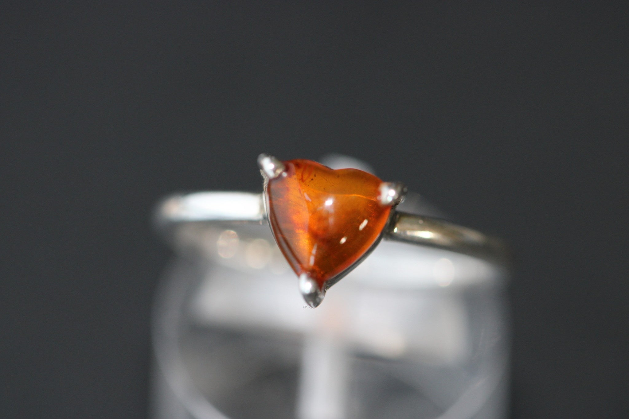 Bague ambre coeur griffe