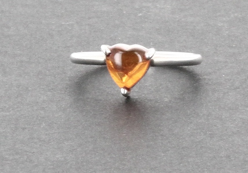 Bague ambre coeur griffe