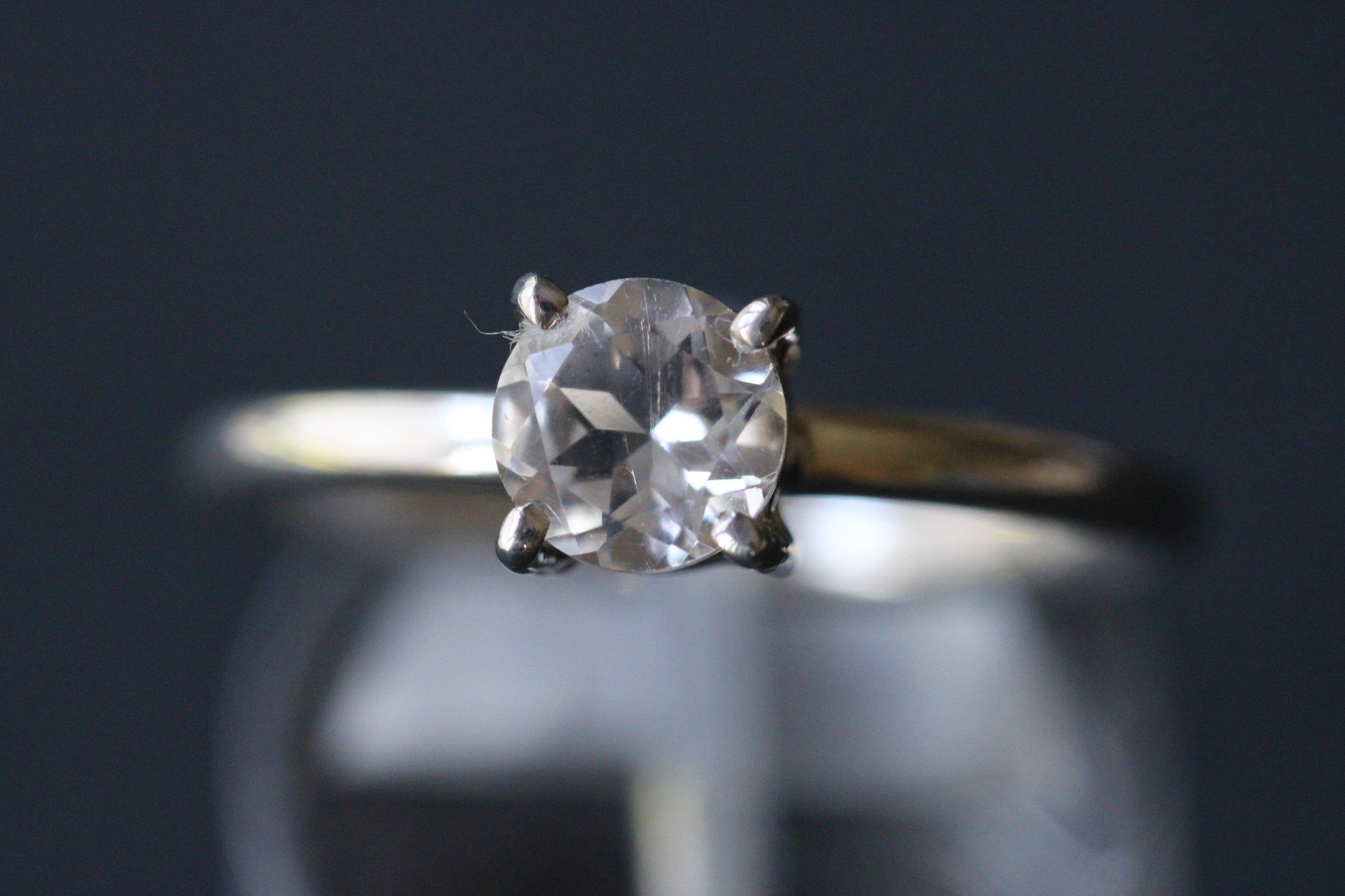 Bague cristal de roche taillée griffe