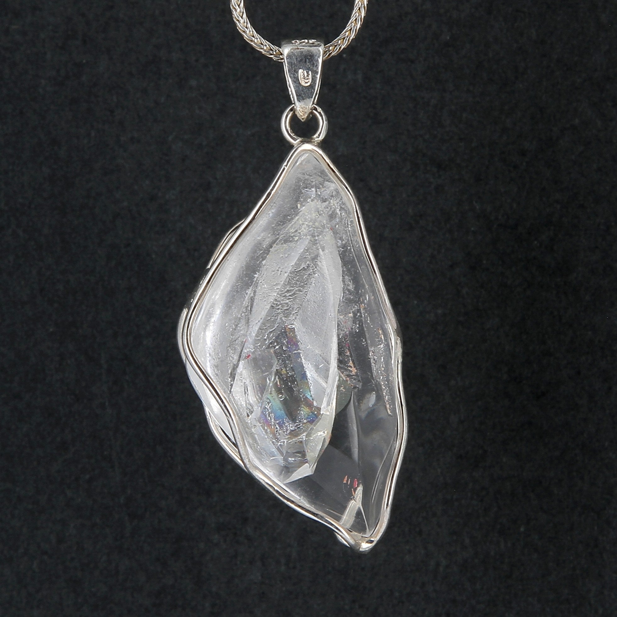 Pendentif Cristal de Roche avec Prisme Négatif cerclé Ag925
